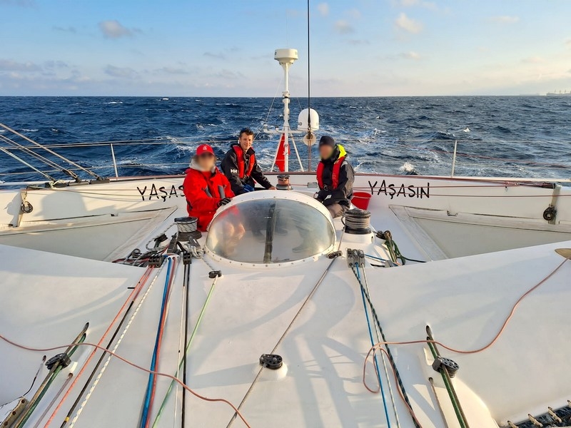 l'equipage de Yasasain